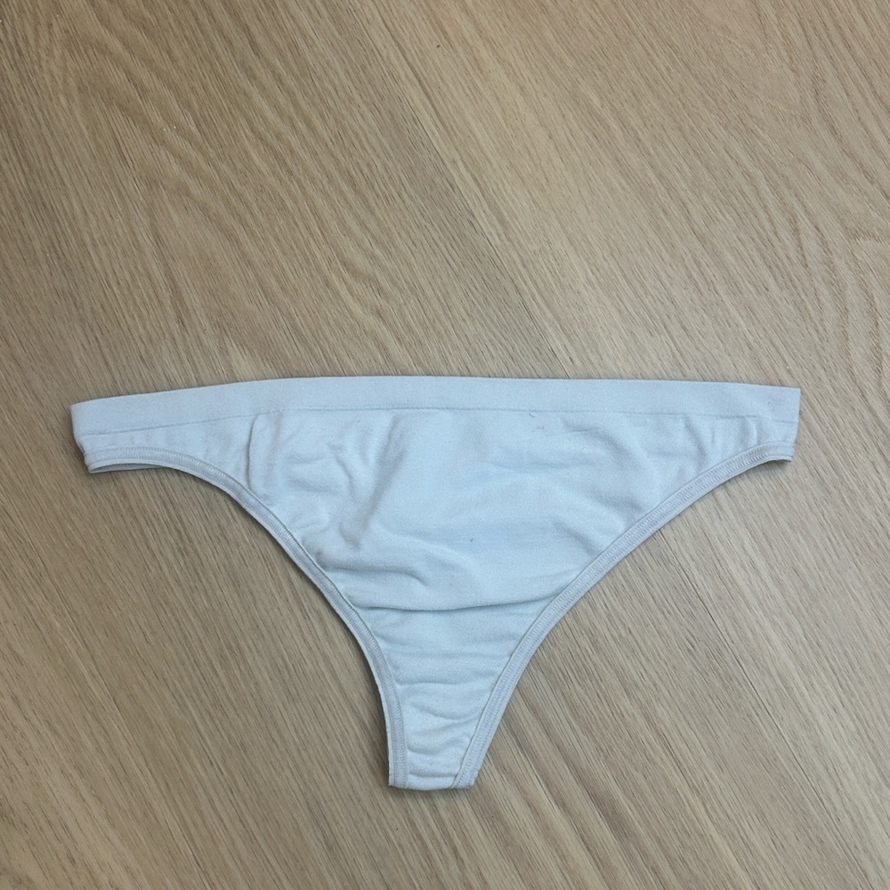 2005 Y2K Vintage body by Victoria's Secret Low Rise Thong Panty S